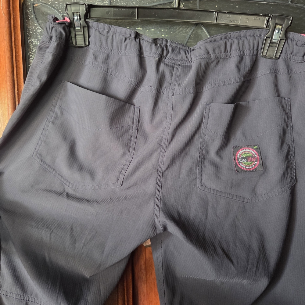 Koi lite Women's Gray Scrub Pants Slim Fit Medium Petite